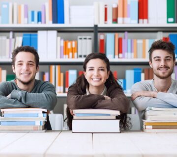 مركز لعمل رسائل الماجستير