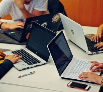 أفضل مكتب عمل أبحاث للطلاب بالسعودية